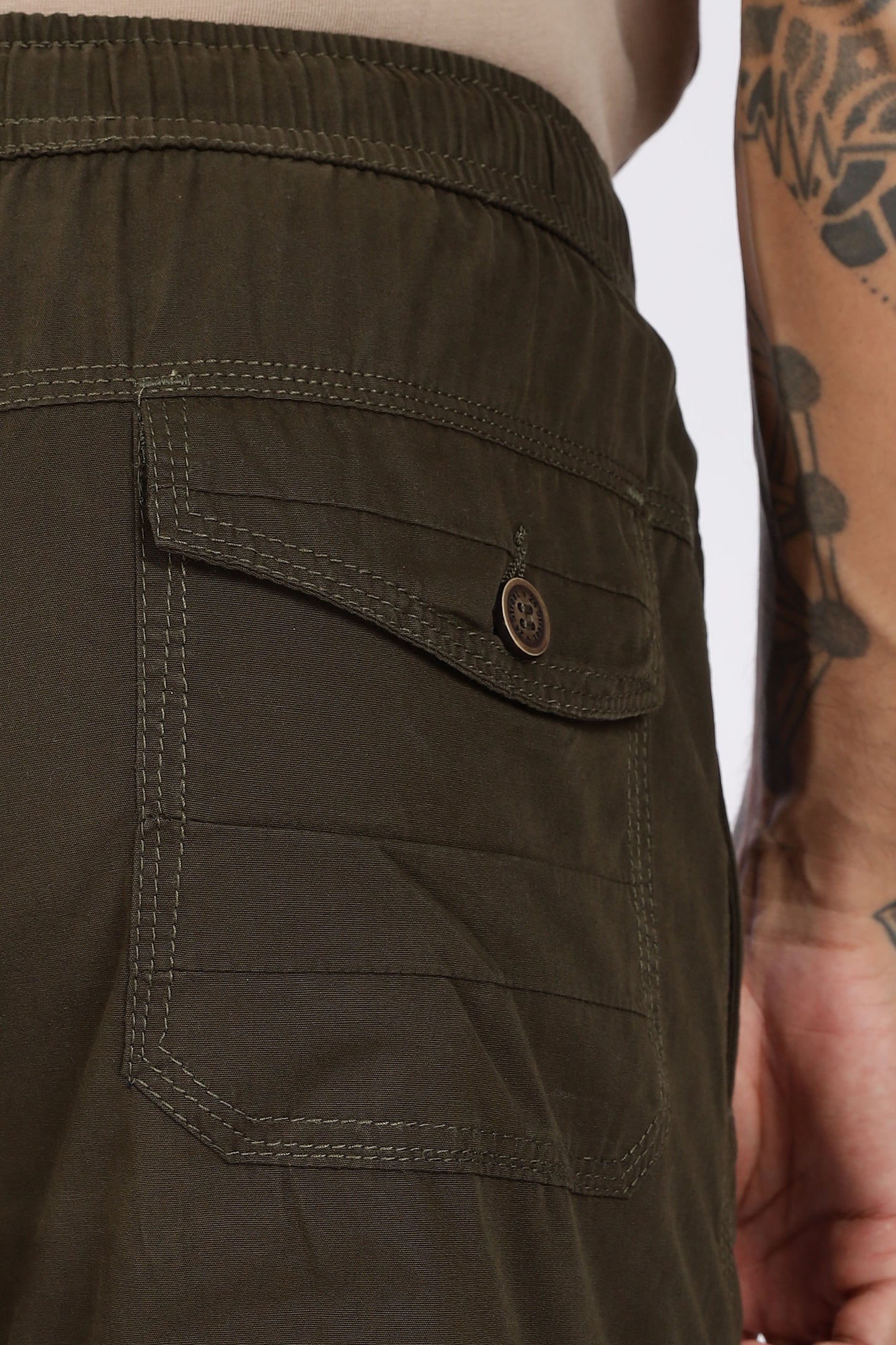 Men's Olive Green Trendy Trails Capri Solid Print Comfort Cotton