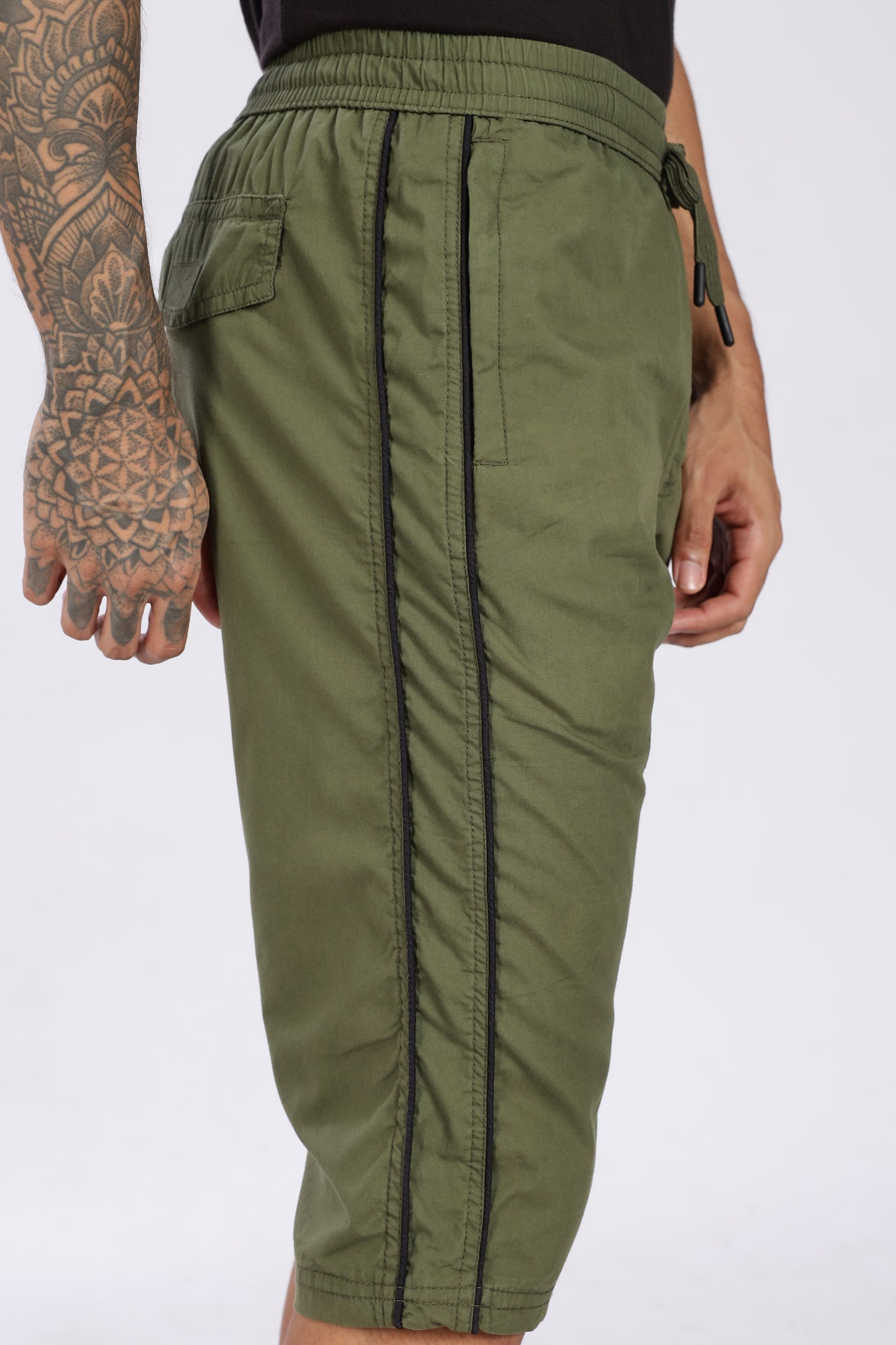 Men's Green Cool Comfort Capri Solid Print Comfort Cotton